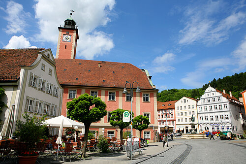 Marktplatz mitrathaus klipp