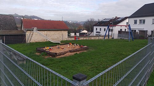 Spielplatz Schneckenberg Wasserzell vor Entfernung Rutsche 2025